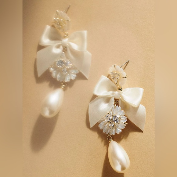 Nicola Bathie Jewelry - NWT Mother of Pearl Bow Earrings